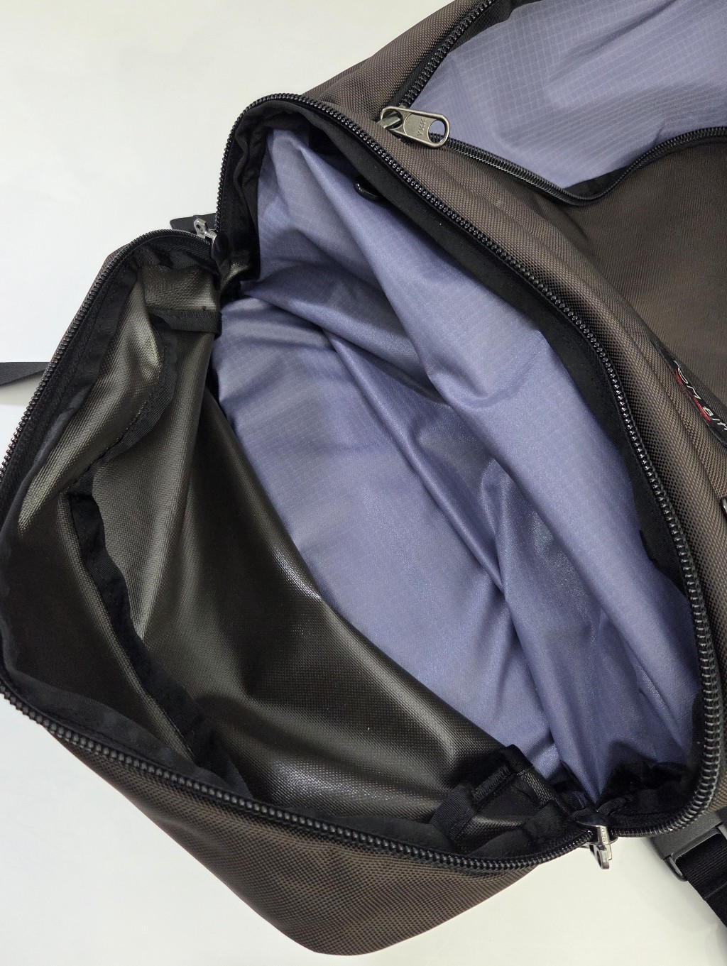 Excellent Tom Bihn Techonaut 45 Backpack Travel Bag — image 6 of 8